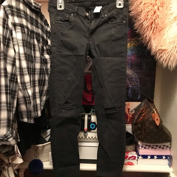 black skinny jeans- distressed - Picture 3 of 3